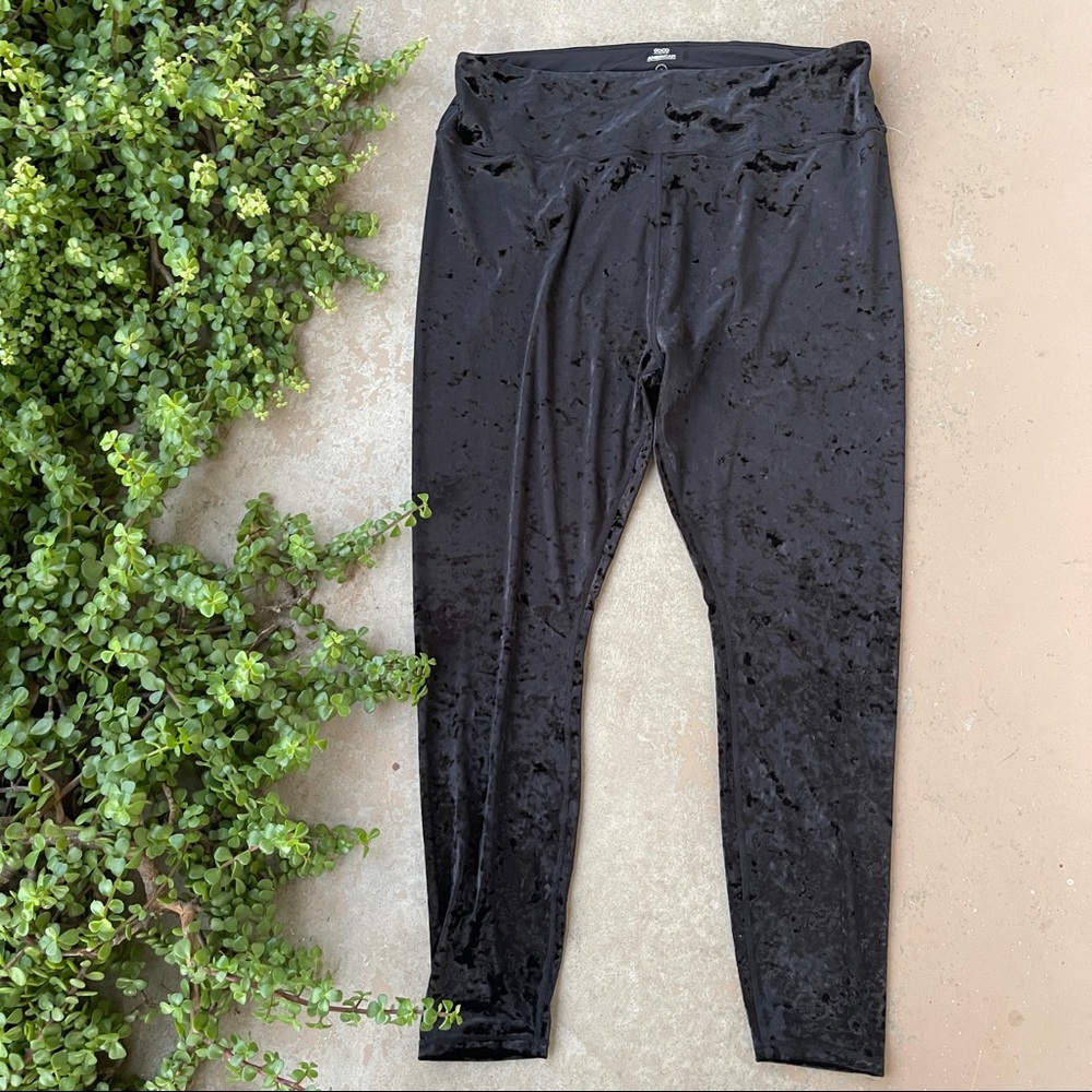 Good American Reversible Velour Crushed Velvet Leggings, Size 7 (4XL)